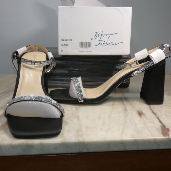 NiB SEXY SPARKLING Betsey Johnson Women's Scott Heeled Sandal Black 9 - Picture 3 of 14